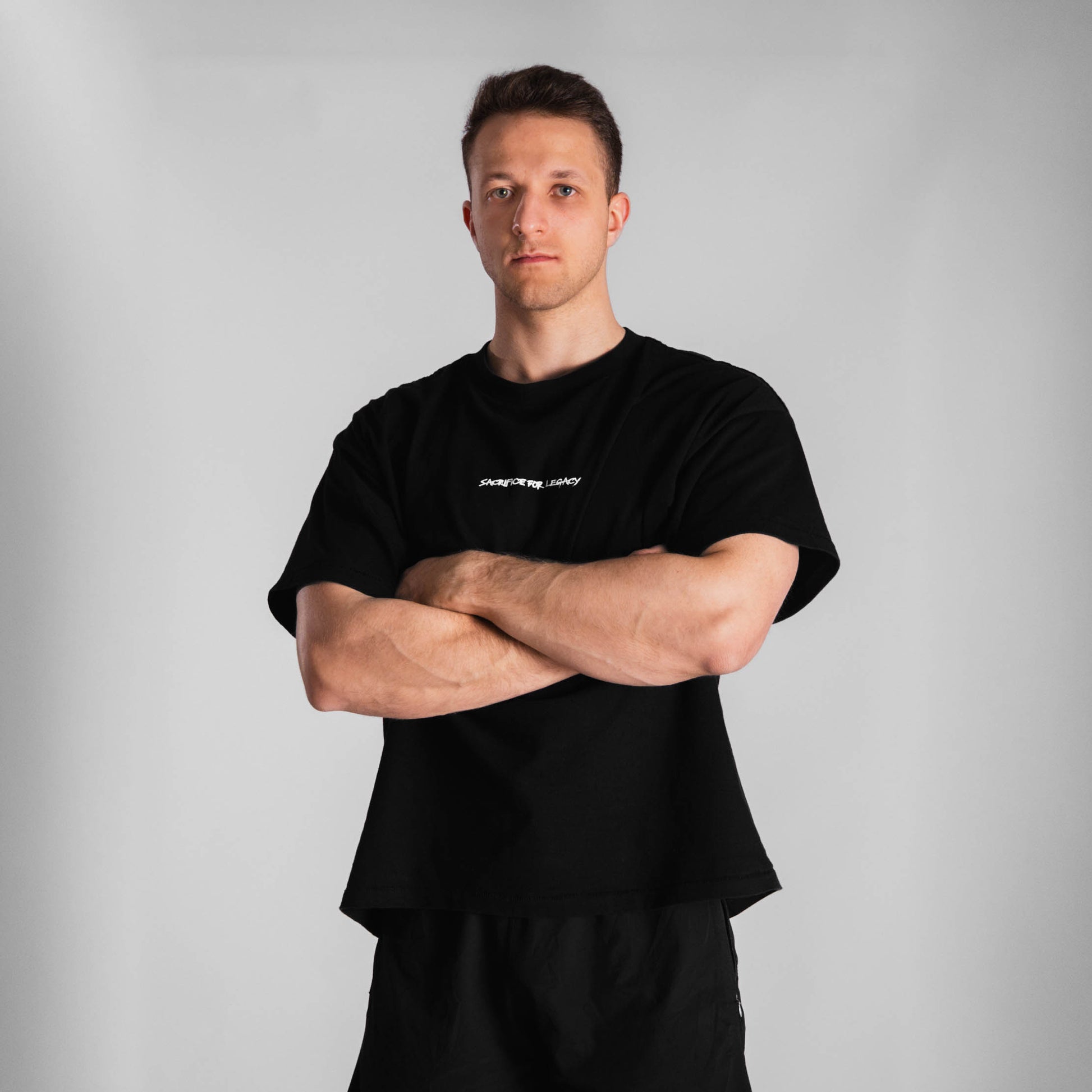 Oversized T-Shirt - SACRIFICE FOR LEGACY - Azan Strength
