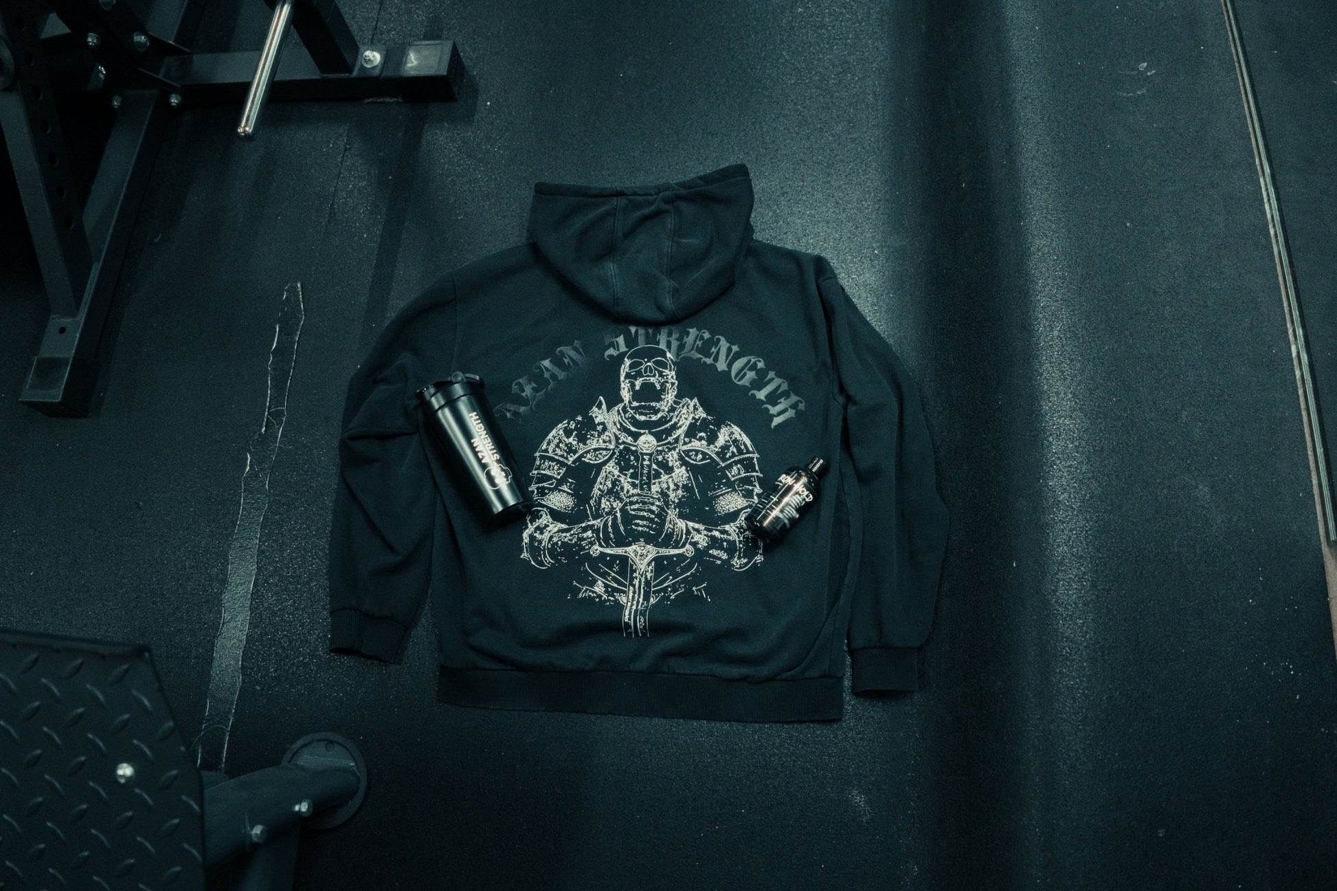 Edelstahl-Shaker AZAN STRENGTH Logo - Azan Strength